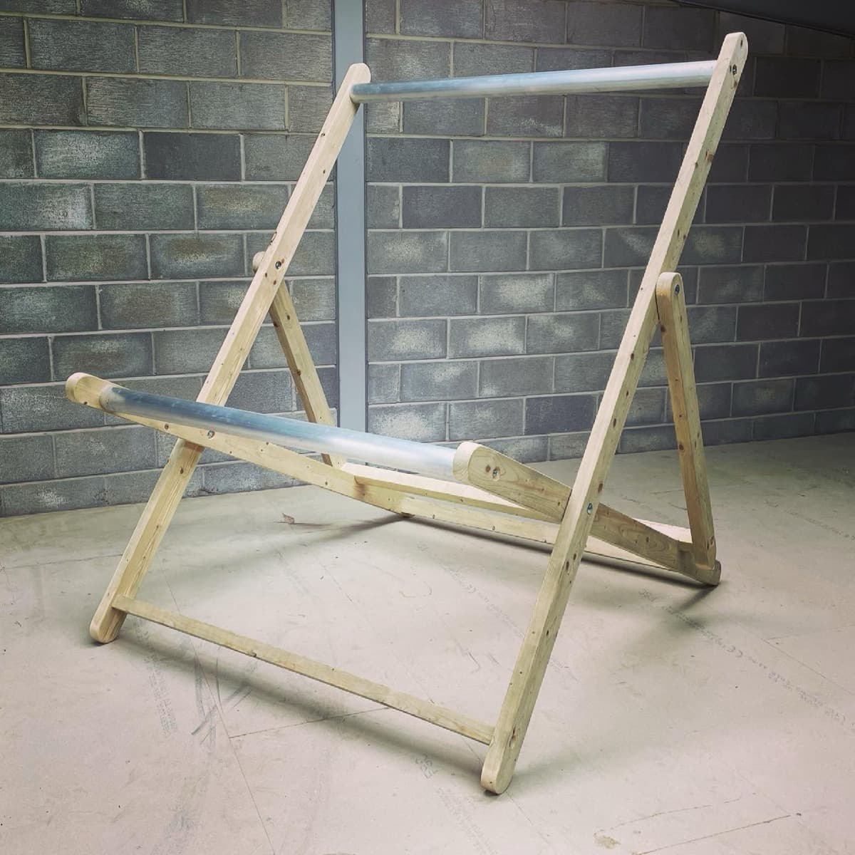 Giant deckchair frame with aluminium poles